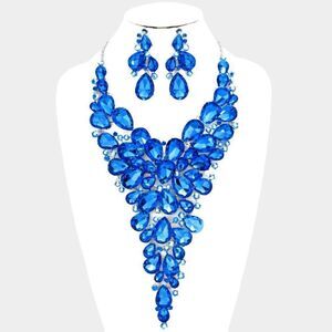 Blue Crystal Teardrop Cluster Necklace Set NWT - Stunning!